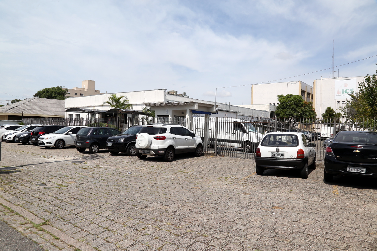 Nesta segunda, Câmara vota uso do recuo para estacionamento 