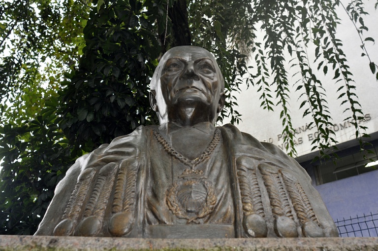 No Dia da Escola, as polêmicas matemáticas do professor Maeder