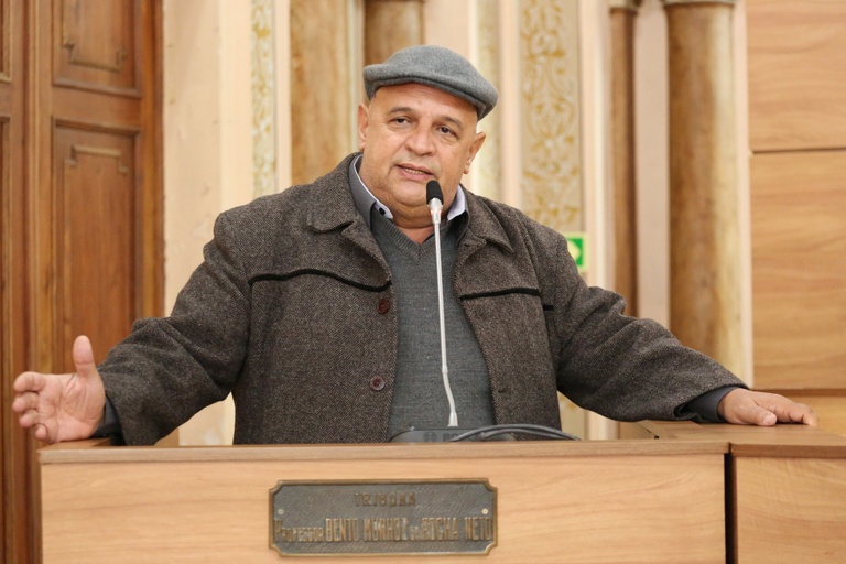 No Dia do Meio Ambiente, Câmara coleta  lixo eletrônico e exalta o grimpeiro