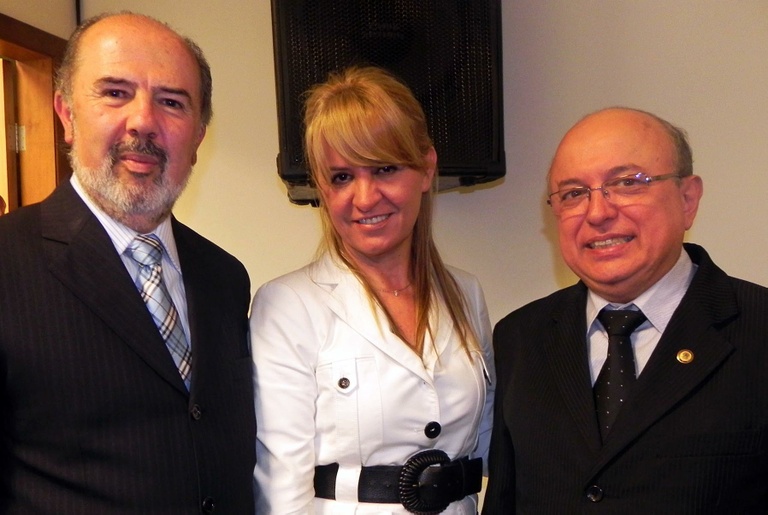 Noemia Rocha representa Câmara em inauguração 