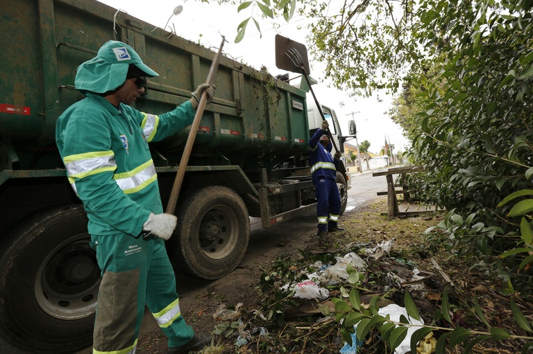 Nos Bairros: 51 pedidos de coleta de material orgânico