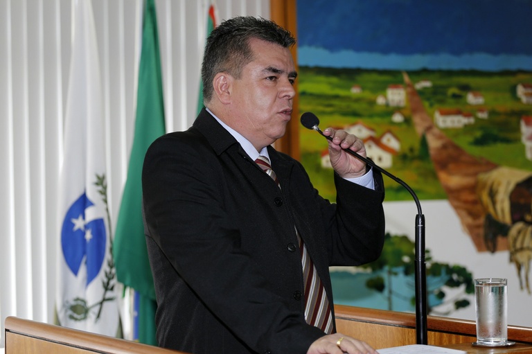 Nos Bairros: Chico do Uberaba solicita revitalização da Praça da Ucrânia