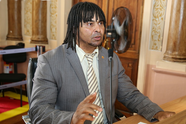 Nos Bairros : CMEIs para o Tatuquara e Campo de Santana