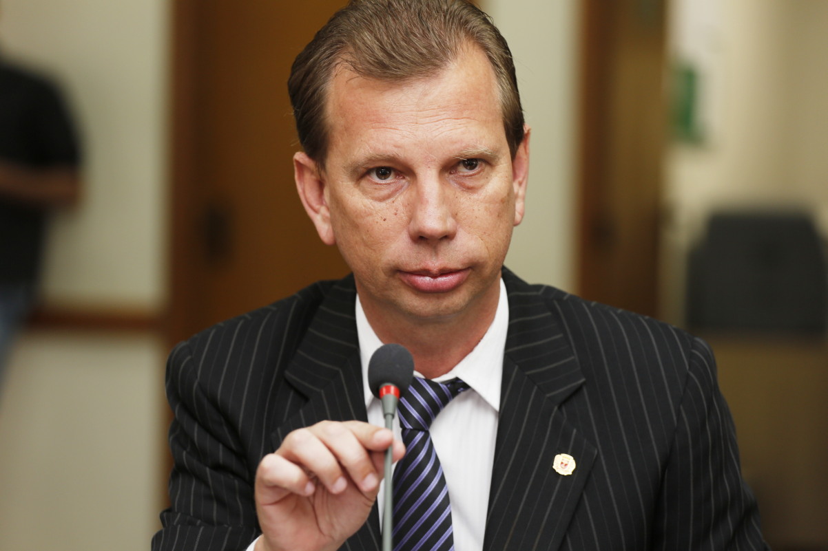 Nos Bairros: Mauro Ignacio pede limpeza e segurança na cidade 