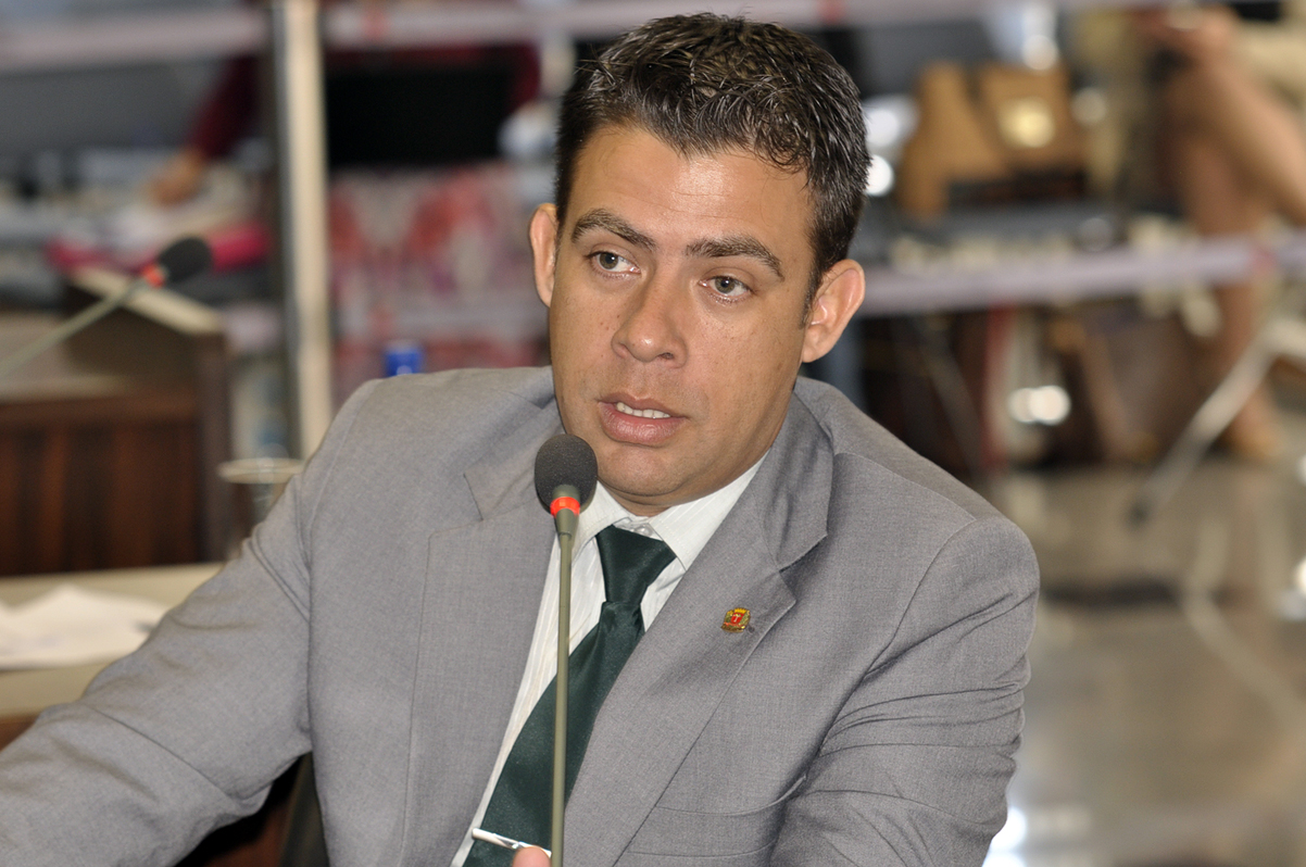 Nos Bairros: Requerimentos pedem melhorias em ruas do Tatuquara  