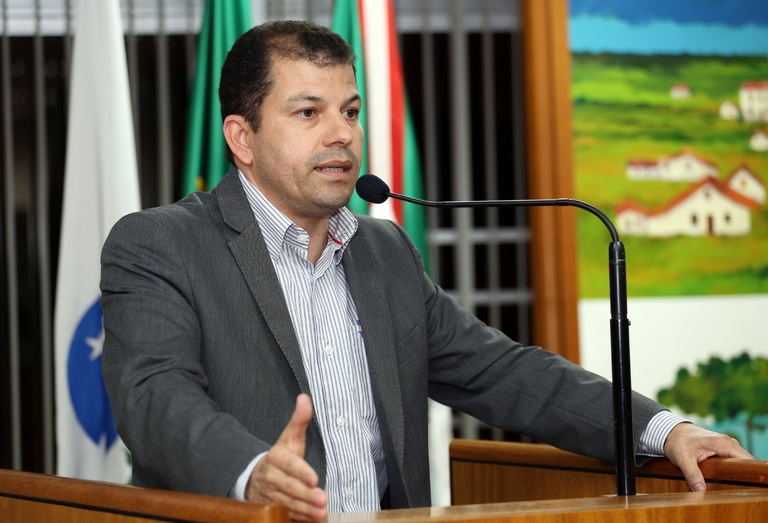 Nos Bairros: Serginho pede ação contra alagamentos no Cajuru 