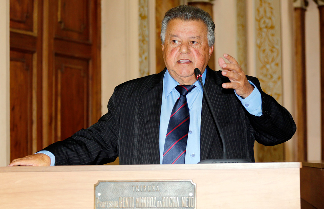 Nos Bairros: Solicitado desassoreamento em córrego do Abranches