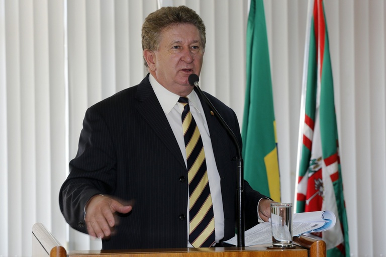 Nos Bairros: Tito Zeglin requer manutenção do Centro Zumbi dos Palmares 