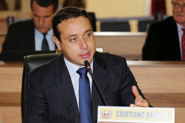 Nos Bairros: Vereador pede placas em rotatória do Cajuru