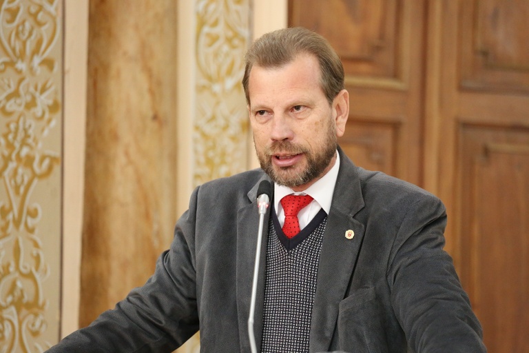 Notas a sessão plenária de 2 de setembro