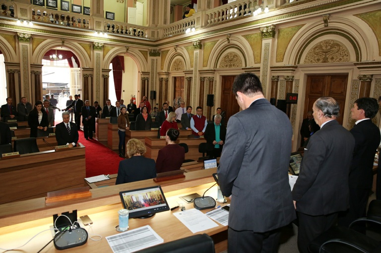Notas da sessão ordinária de 19 de Outubro