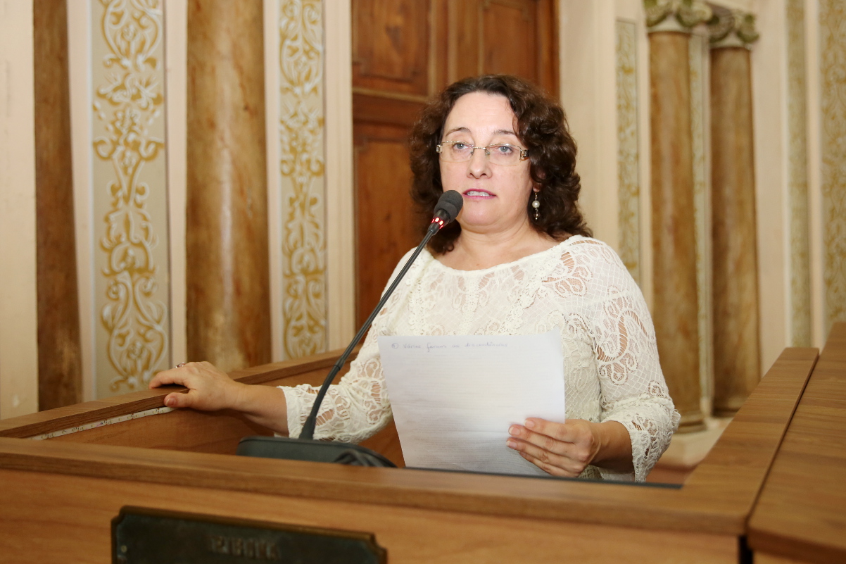 Notas da sessão plenária de 12 de abril