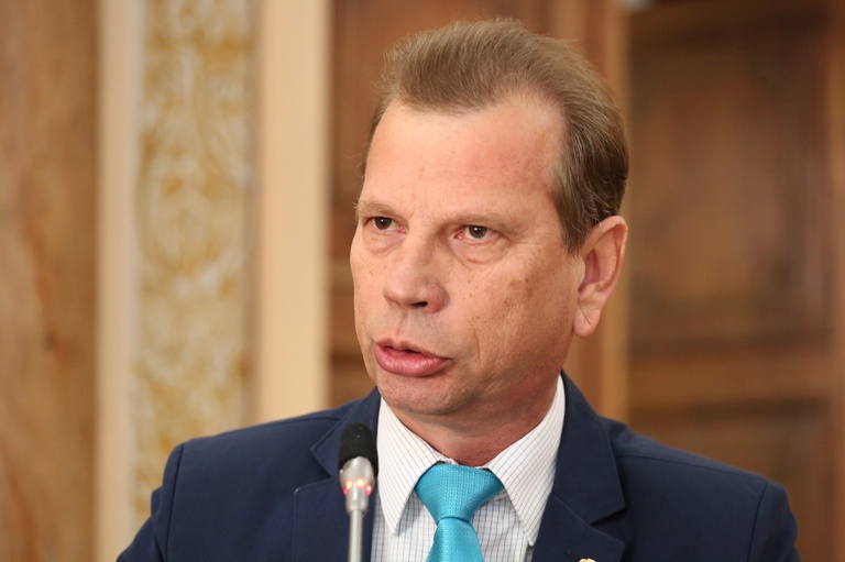 Notas da sessão plenária de 12 de junho