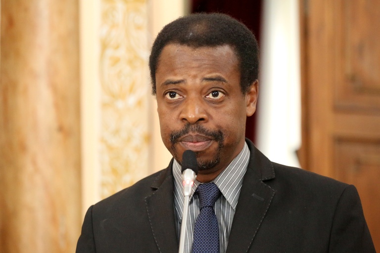 Notas da sessão plenária de 16 de abril