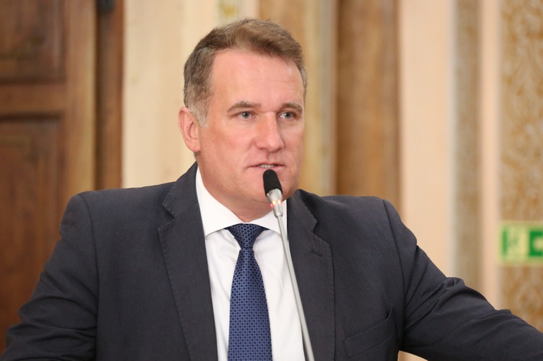 Notas da sessão plenária de 25 de junho