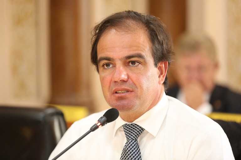 Notas da sessão plenária de 3 de maio - 1ª edição