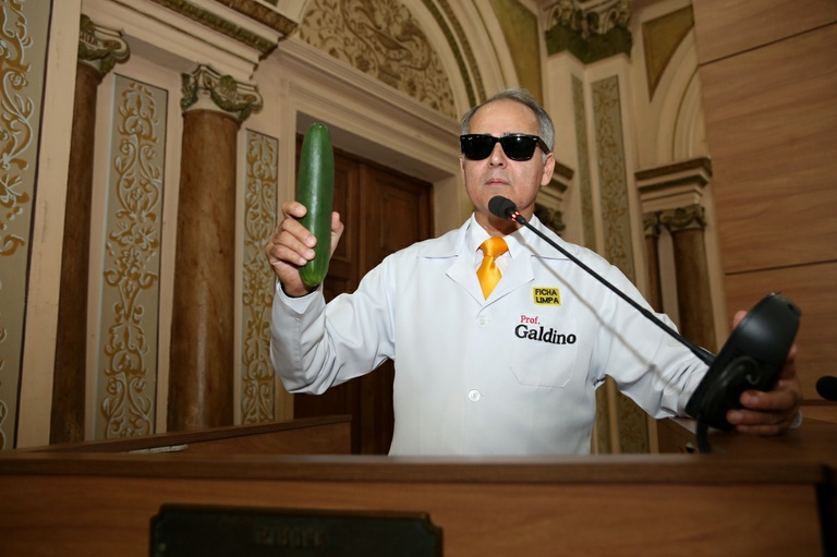 Notas da sessão plenária de 5 de abril - 1ª edição