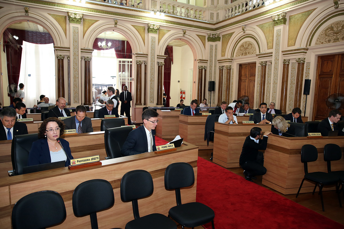 Notas de Plenário - Sessão ordinária de 15 de setembro