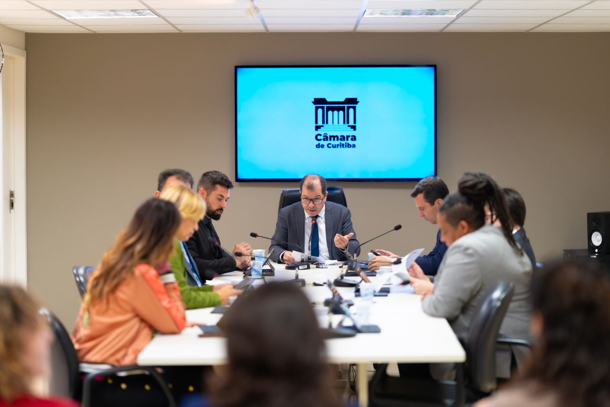 Idade mínima para aposentadoria dos servidores de Curitiba vai tramitar na CMC