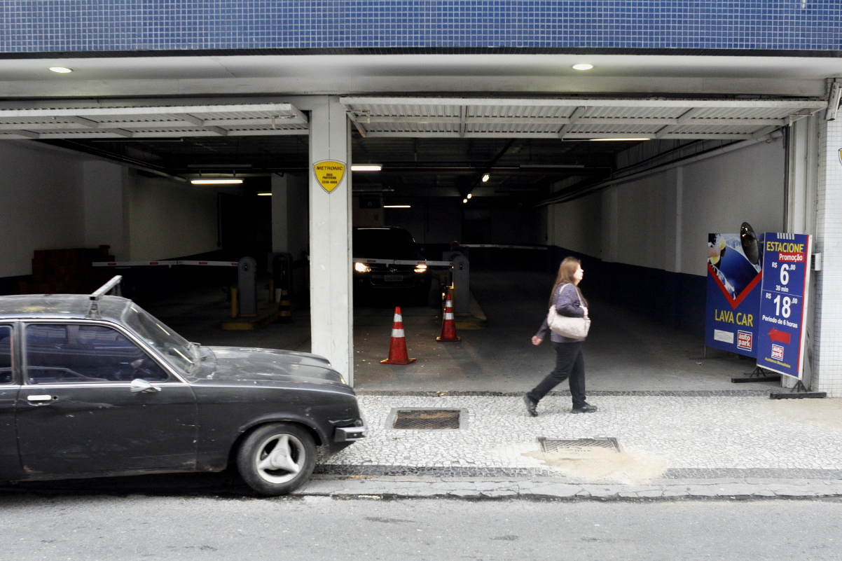 Novas exigências para estacionamentos serão votadas terça-feira
