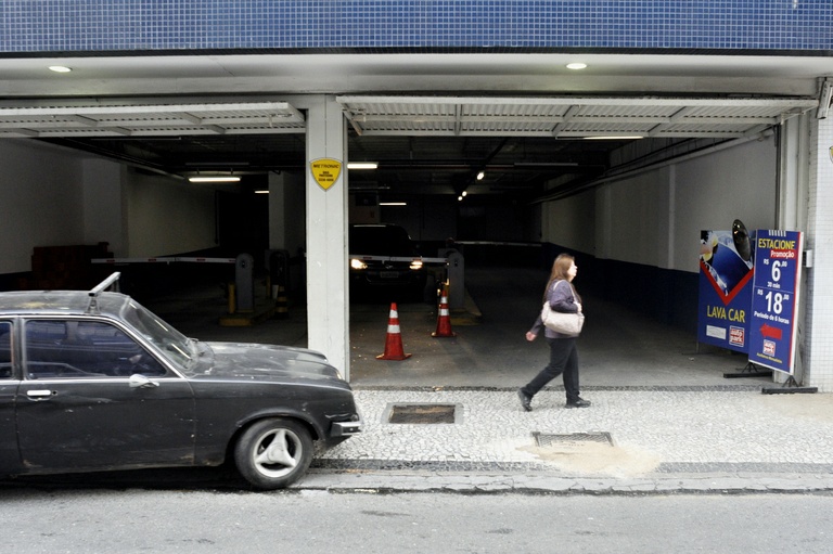 Novas exigências para estacionamentos serão votadas terça-feira