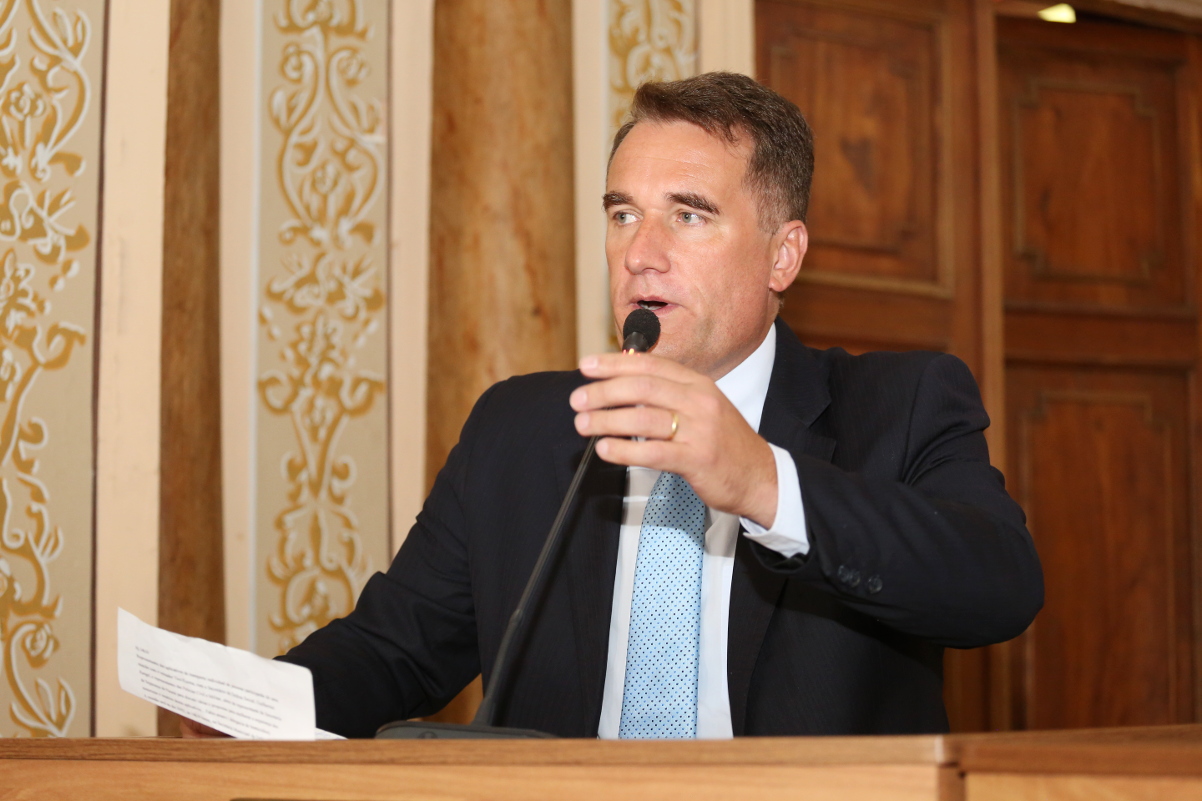 Novas regras para lojas da Urbs geram polêmica em plenário