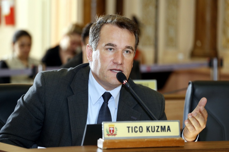 "O metrô de Curitiba não está ameaçado", responde Scatolin