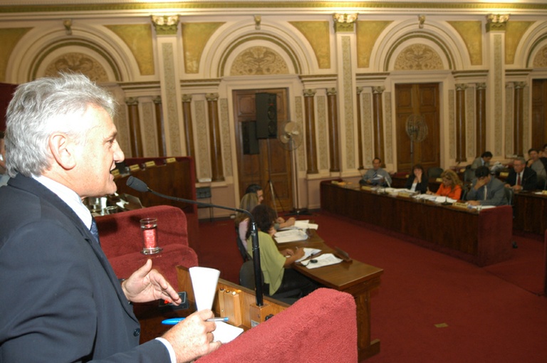 Obra deve ter telefone de reclamações da Prefeitura 