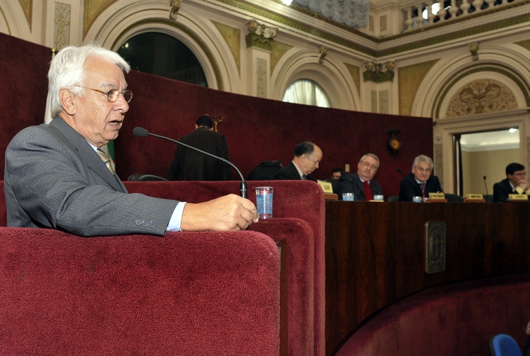 Obras de arte da cidade devem ter nome do autor 