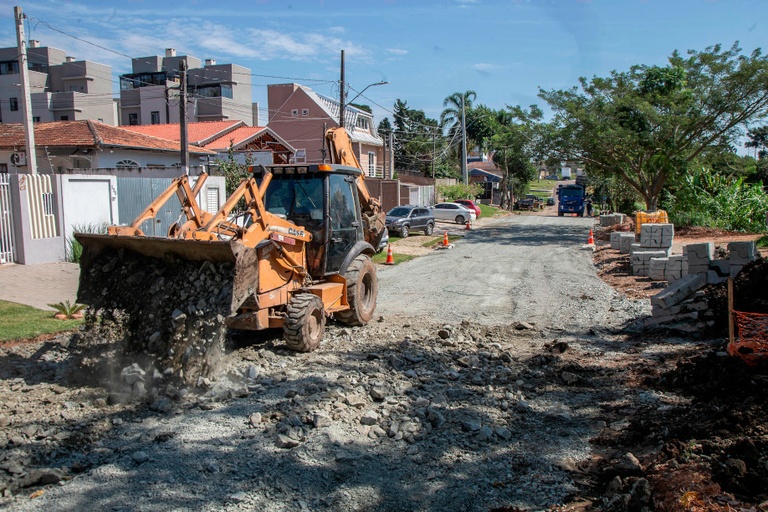 Obras, Educação e Cultura são destaques nas emendas de Serginho do Posto