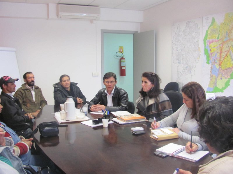 Obras habitacionais serão relicitadas, informa vereador 