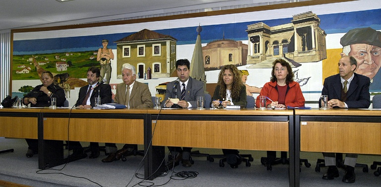 Oficializada a Frente em Defesa da Infância 