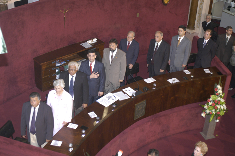 Oncologista recebe título de cidadania 