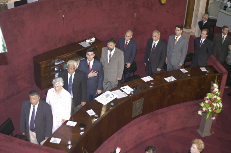 Oncologista recebe título de cidadania 