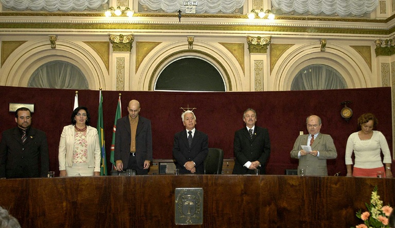 Operário Padrão recebe prêmio na Câmara 