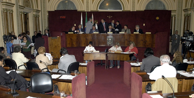 Orçamento passa em segundo turno 