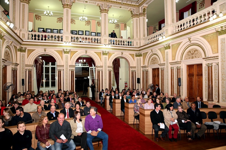 Padre Dirley Moreira recebe Cidadania Honorária de Curitiba