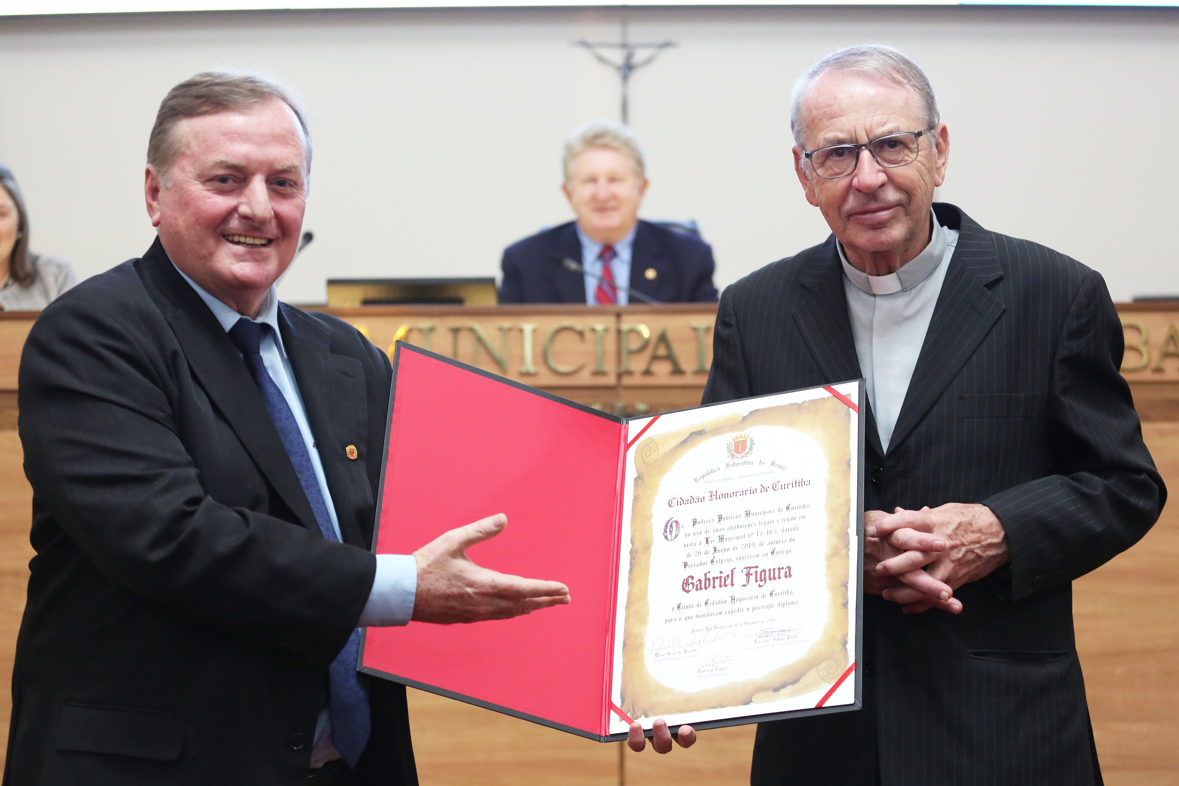Padre Gabriel Figura é o mais novo Cidadão Honorário de Curitiba
