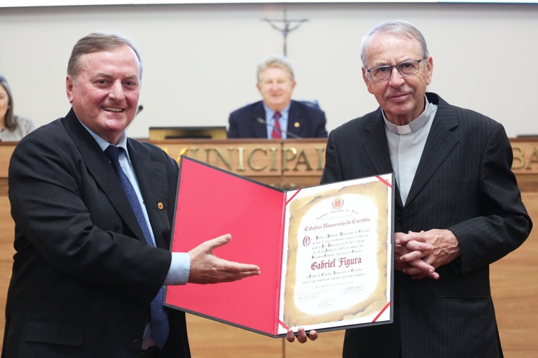 Padre Gabriel Figura é o mais novo Cidadão Honorário de Curitiba