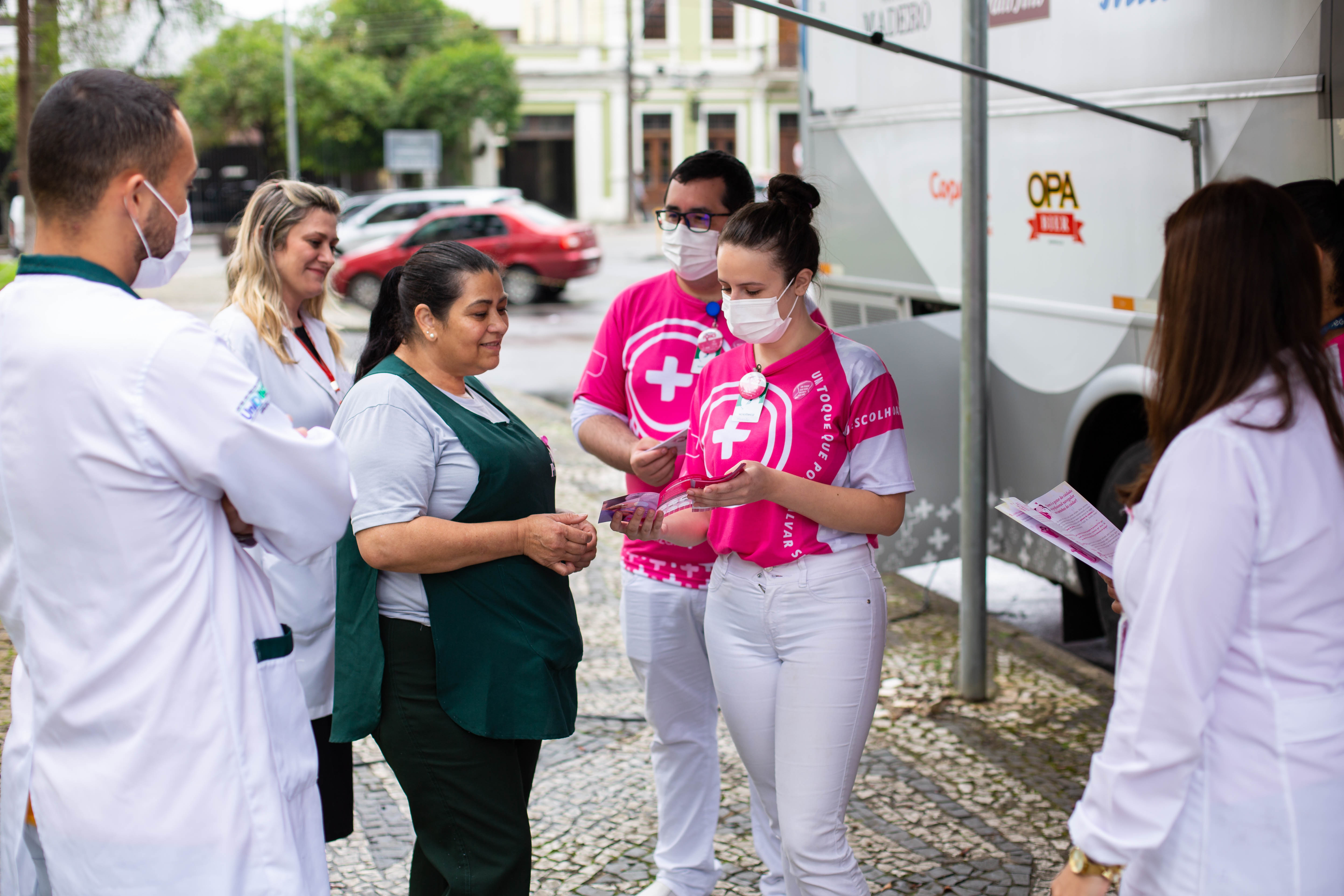 Ação com o Erasto leva atendimentos a servidoras e população