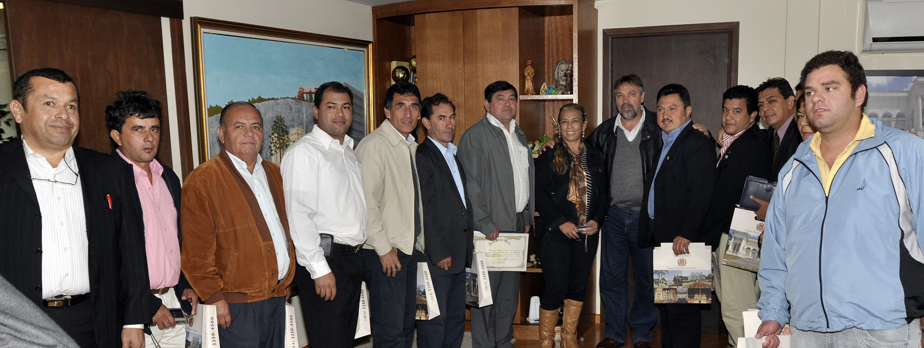 Parlamentares paraguaios são recebidos na Câmara 