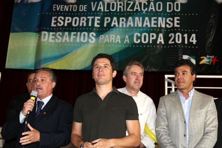 Parlamentares participam de evento sobre Mundial 