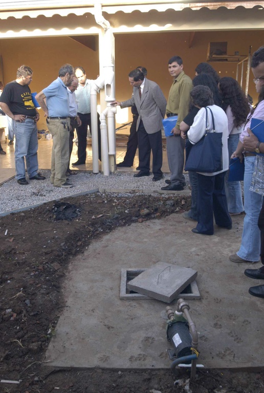 Participantes de seminário conhecem sistema de água 