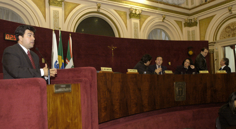 Passos pede mais atenção a pedidos 