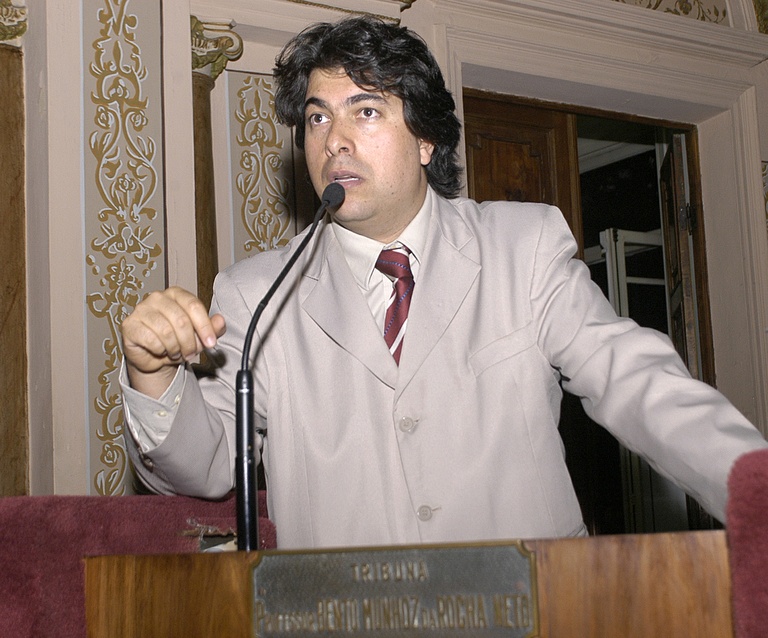 Passos pede políticas públicas para saúde e segurança 