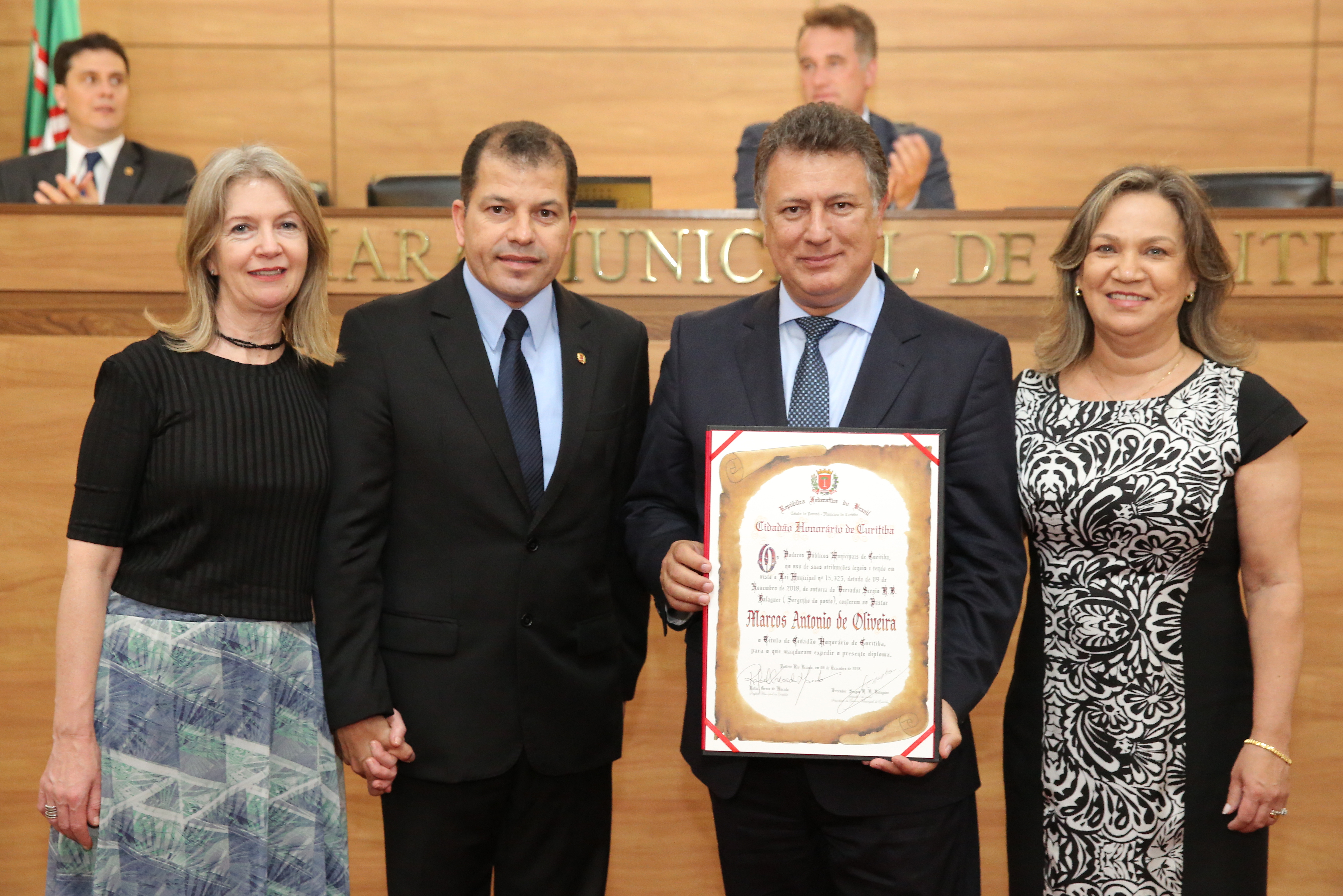 Pastor Marcos, do Projeto Amar, recebe a Cidadania de Curitiba