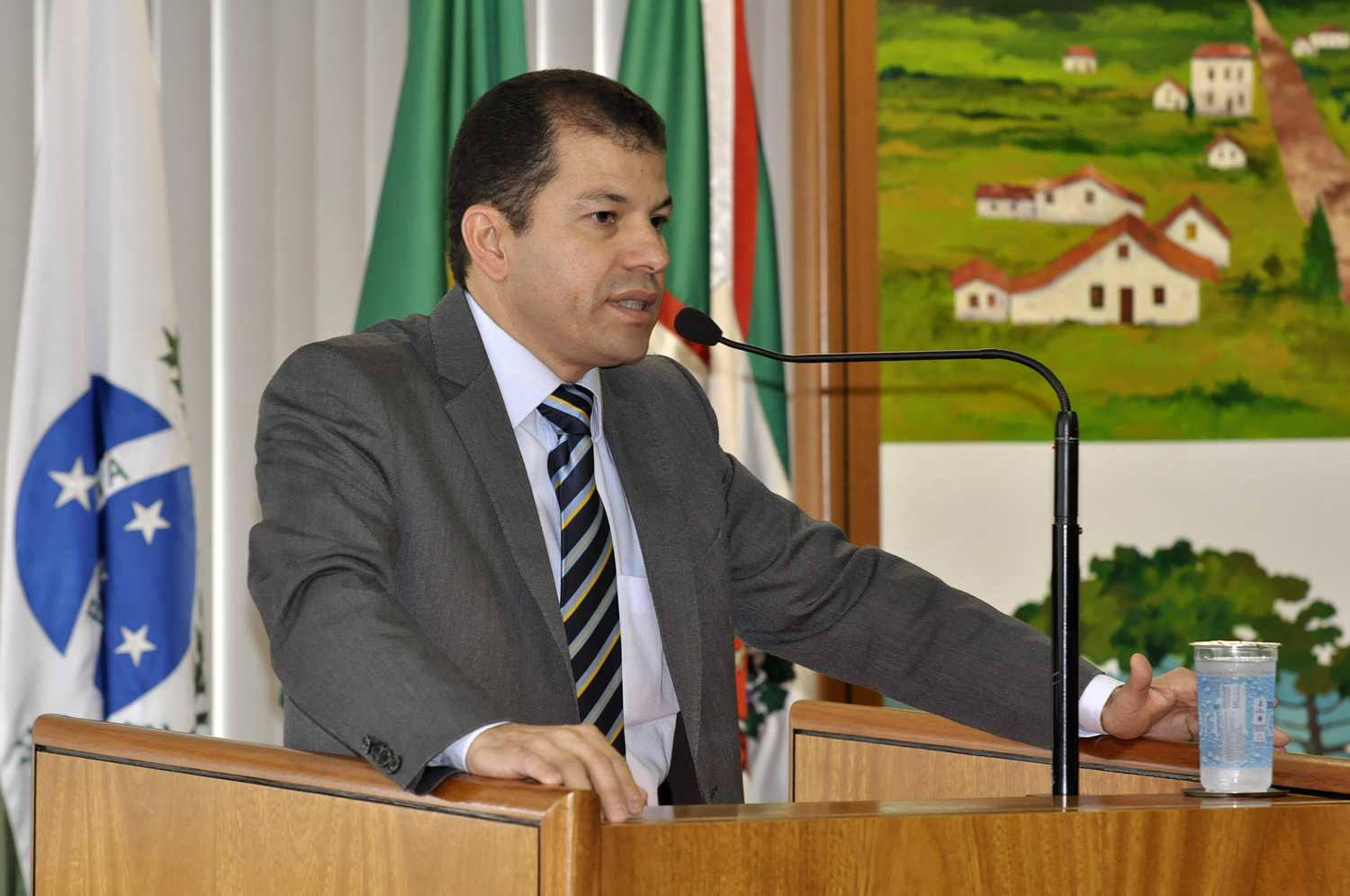 Pedidas soluções para rodovias que cortam trechos urbanos 