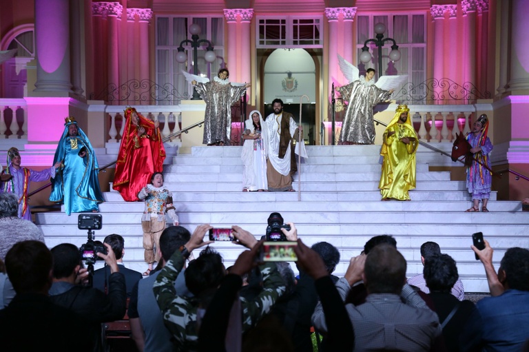 Pela primeira vez na história, Câmara recebe apresentação de natal