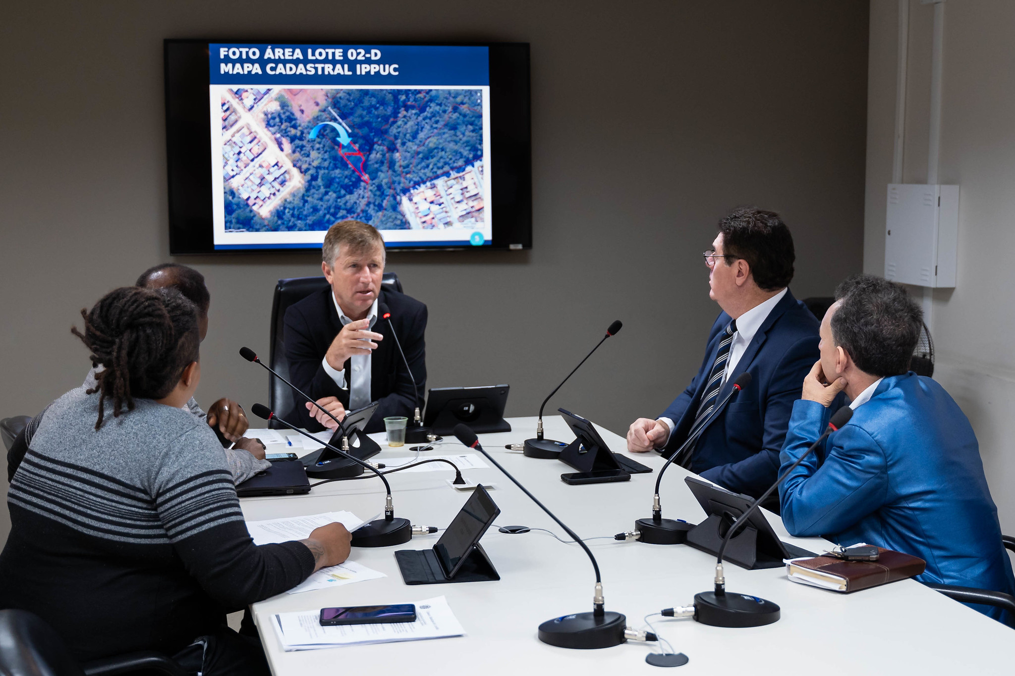 Permuta de terreno no Campo Comprido pronta para plenário