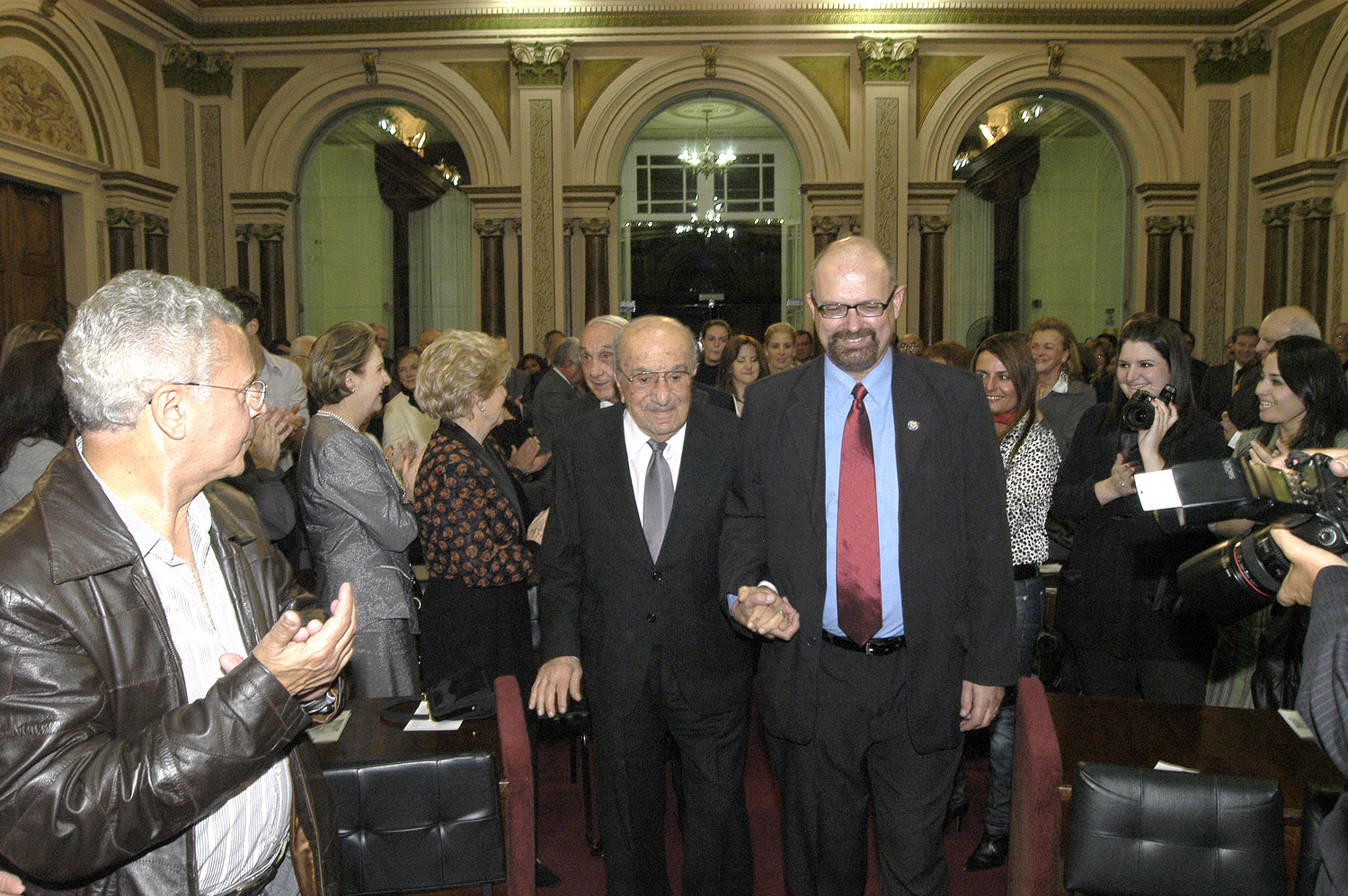 Personalidades recebem títulos de vulto emérito 